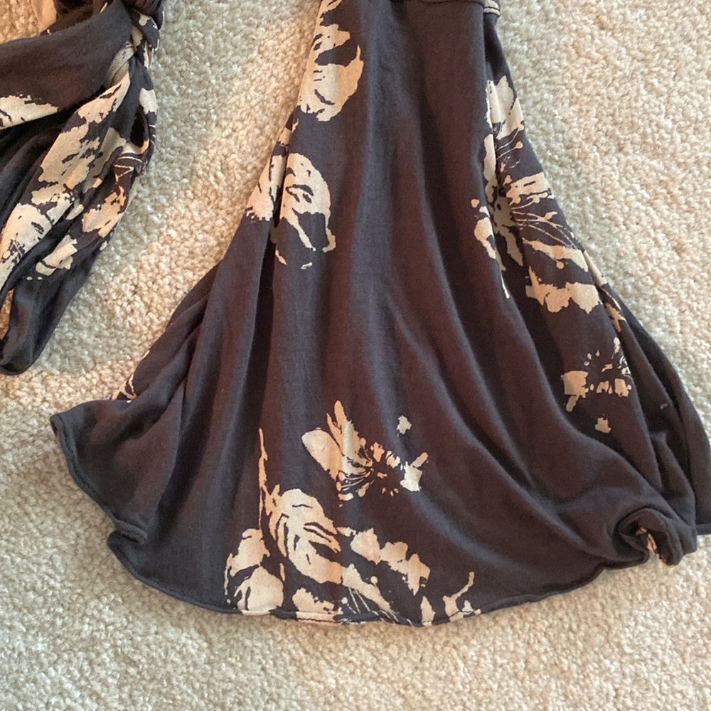 Free people split arm wrap top size small - Picture 10 of 11